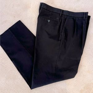 Dockers Classic Fit Men's Black Front Pleated Pants, 36x34